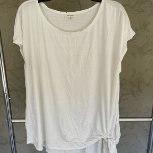 White Max Studio top with side tie detail. Size: XL